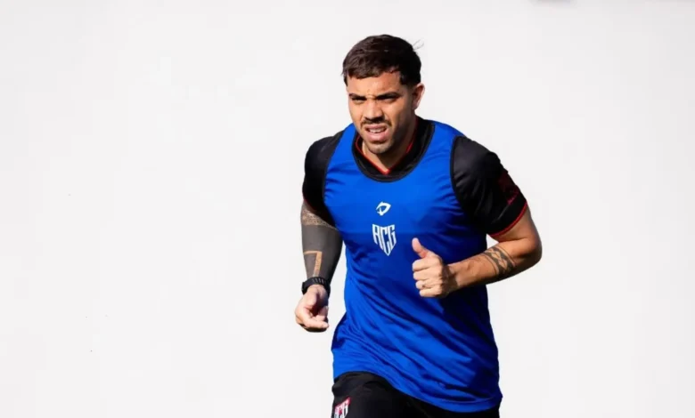 Terans vive expectativa de estreia pelo Atlético sob comando de Roger Silva
