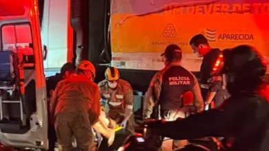 Terceira vítima morre após colisão entre caminhão de lixo e motos em Aparecida de Goiânia