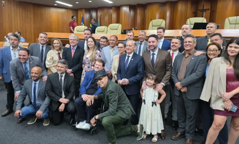 Thialu Guiotti assume presidência da Câmara de Goiânia e defende fortalecimento estrutural