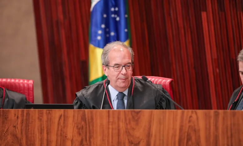 Tribunal determina envio frequente de dados sobre redes de figuras políticas