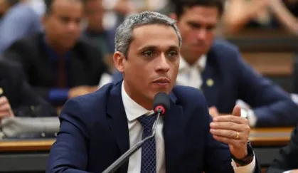 Tribunal regional eleitoral decide manter investigação e guarda de arquivos de campanha de Gustavo Gayer