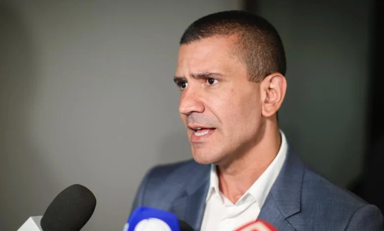 TSE anula votos de Garotinho e Douglas Ruas é eleito governador do Rio no primeiro turno
