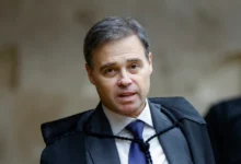 TSE debate restrição a canais do Whatsapp na reta final do segundo turno