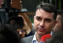 TSE ordena remoção de postagem do PT sobre cortes atribuídos a Flávio Bolsonaro