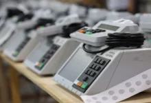 TSE paralisa apuração dos votos após extensão do horário de votação