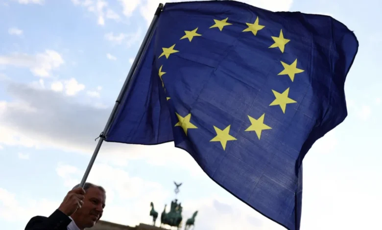 União Europeia aprova novas regras e prazos para cosméticos com substâncias perigosas