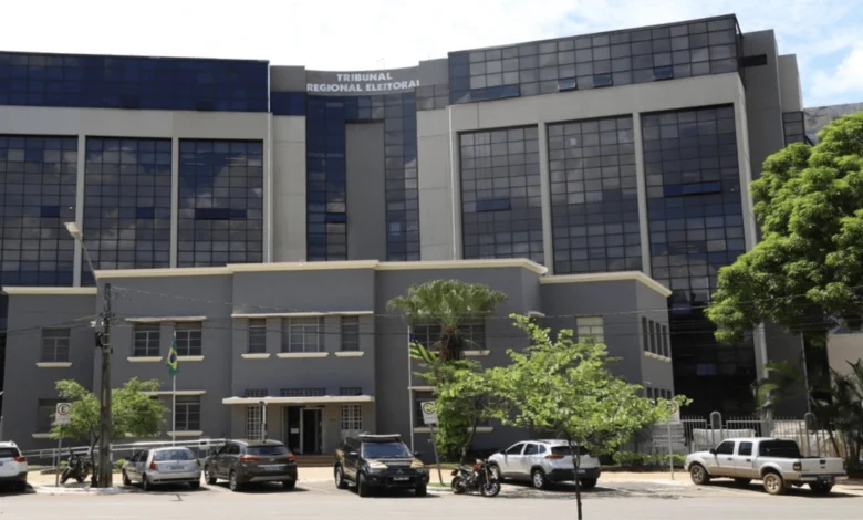 Urnas eletrônicas substituídas marcam início do segundo turno em Goiás
