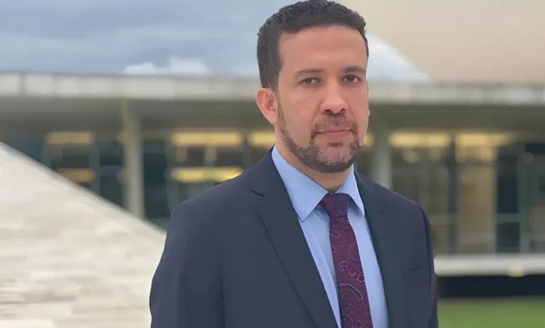 UTI em São Paulo recebe deputado André Janones após crise de arritmia