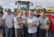 Vanderlan consolida apoio de 220 prefeitos com foco em atuação municipalista