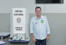 Vanderlan vota em Goiânia e defende pauta de impeachment no Senado