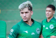 Vasco demonstra interesse em jovem destaque e volante do Goiás