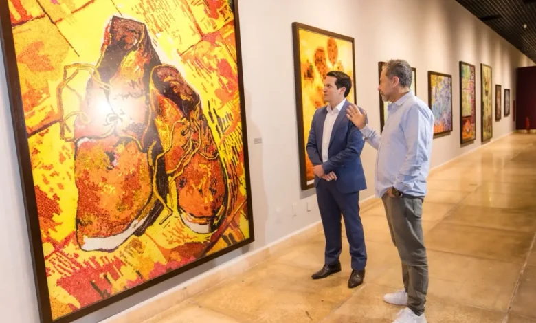 Vila Cultural Cora Coralina exibe 60 obras inéditas de Vik Muniz com entrada gratuita até 2027