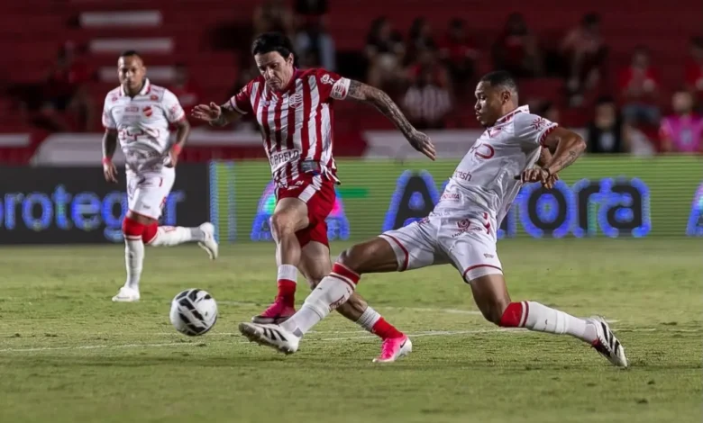 Vila Nova assume a ponta da Série B ao bater o Náutico com gols de Everton Galdino e Janderson