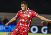 Vila Nova marca, sofre empate relâmpago e partida termina igualada