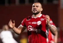 Vila Nova perde André Luís por lesão antes de confronto decisivo contra o Náutico