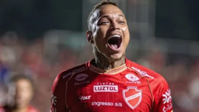 Vila Nova supera Botafogo-sp com gol decisivo de Janderson nos acréscimos