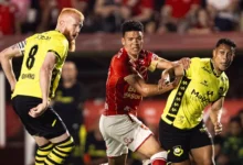 Vila Nova visita o São Bernardo para defender a liderança na Série B